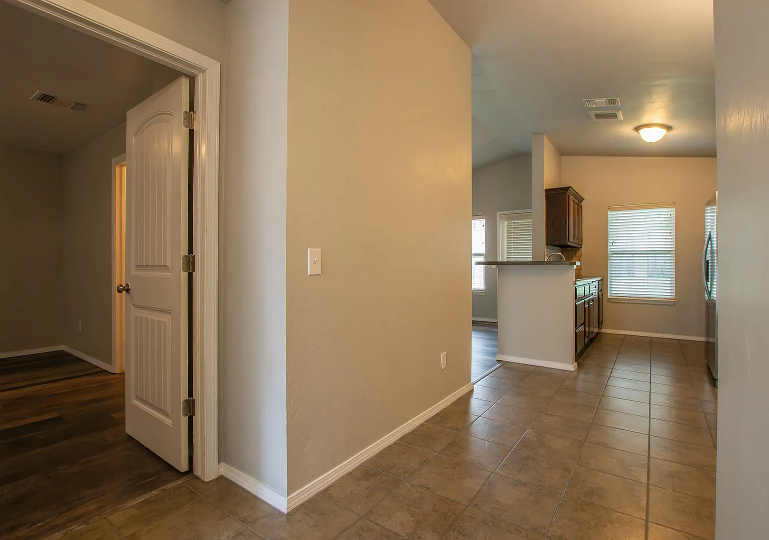 Beautiful 3 Bed 2 Bath Home in Moore School District! — Photo 4