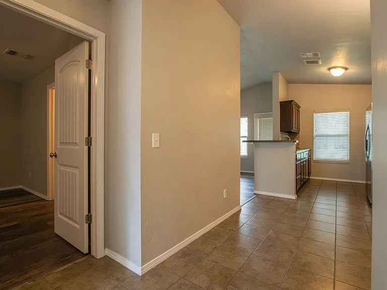 15316 Nightshade Dr — Photo 4