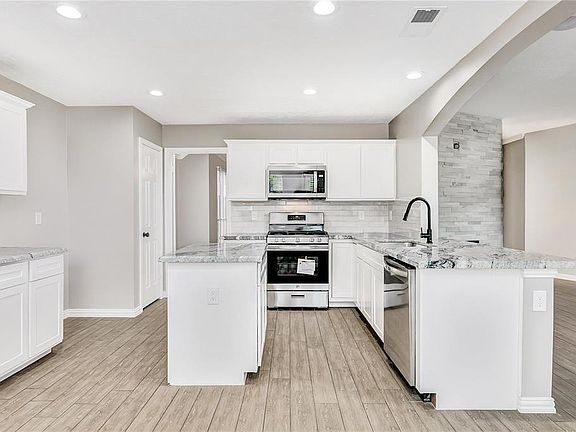 3rd image of 4219 N Webber Dr