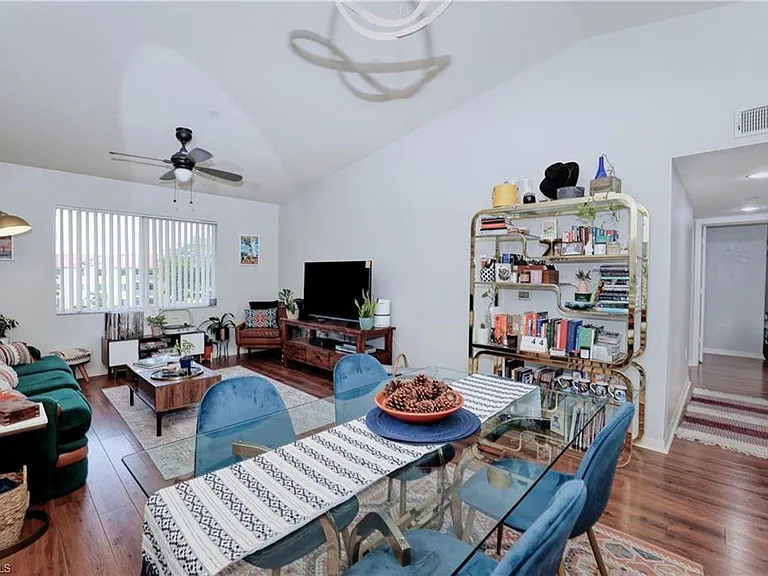 8294 Key Royal Cir #1633 — Photo 14