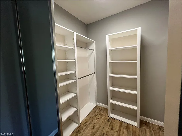 5365 Cove Cir #125 — Photo 34