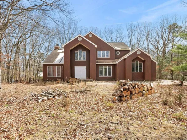 36 Green Tree Drive, Riverhead, NY 11901