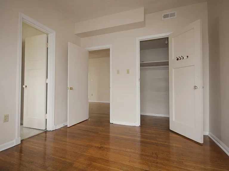 Stanton Apartments — Photo 23