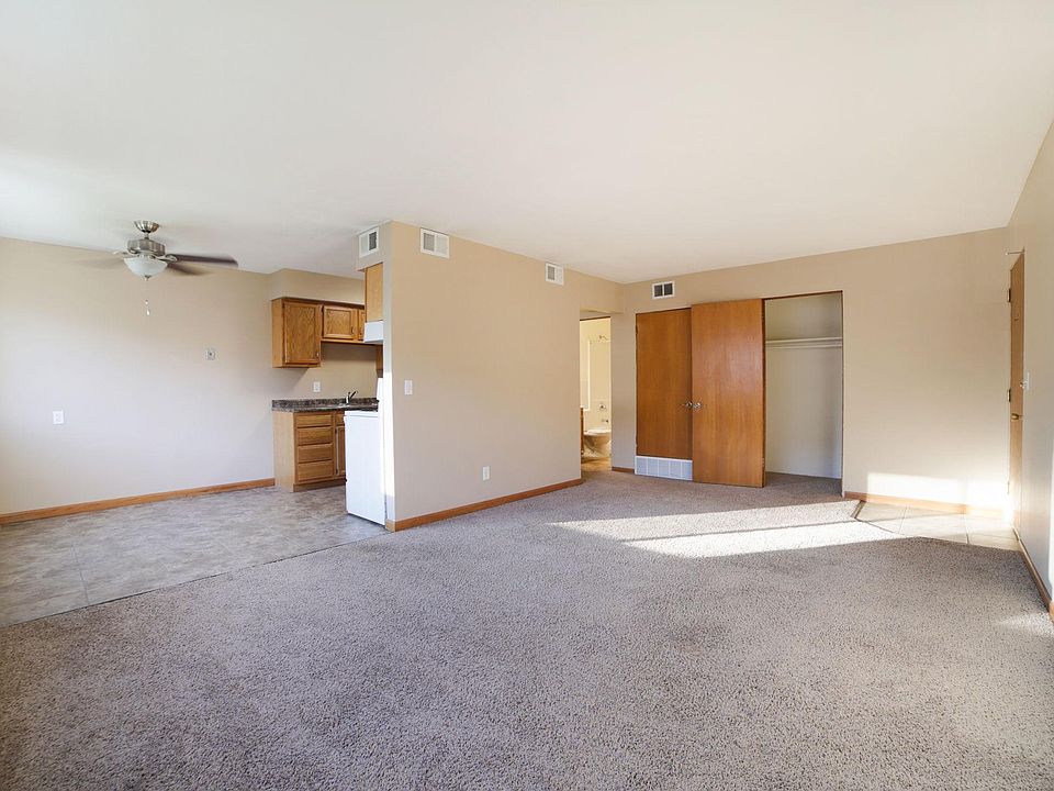 Lamplighter Village Apartments 28 6th Ave N Hopkins MN Zillow