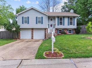 1 Chisholm Trail Ct, Saint Charles, MO 63304
