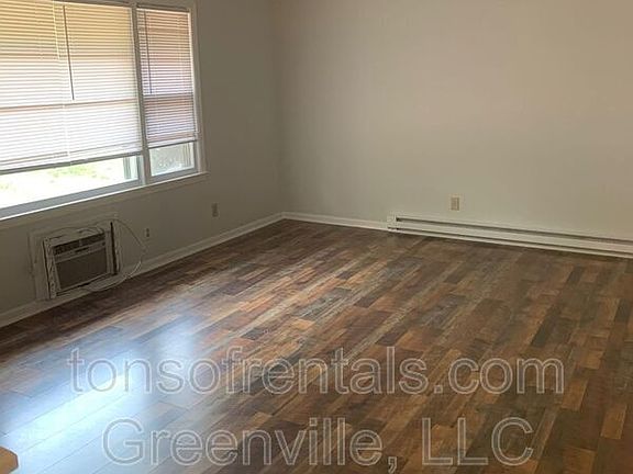 2nd image of 3842 S Pine St