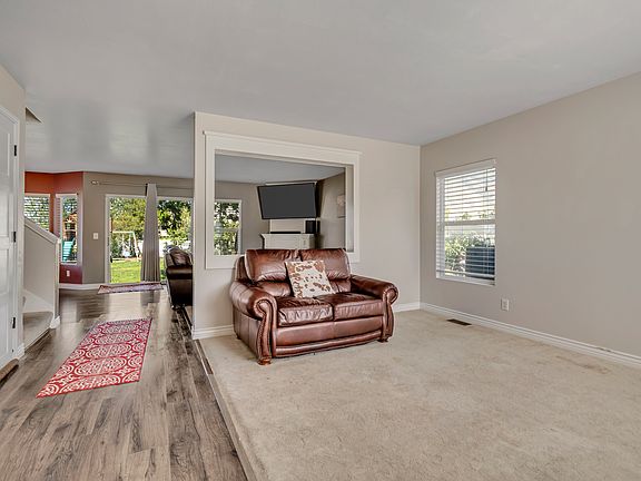 4th image of 6790 Greenfield Ln
