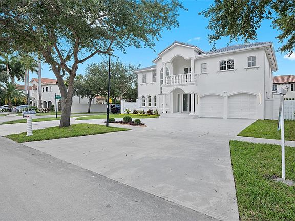 4th image of 8521 NW 162nd St
