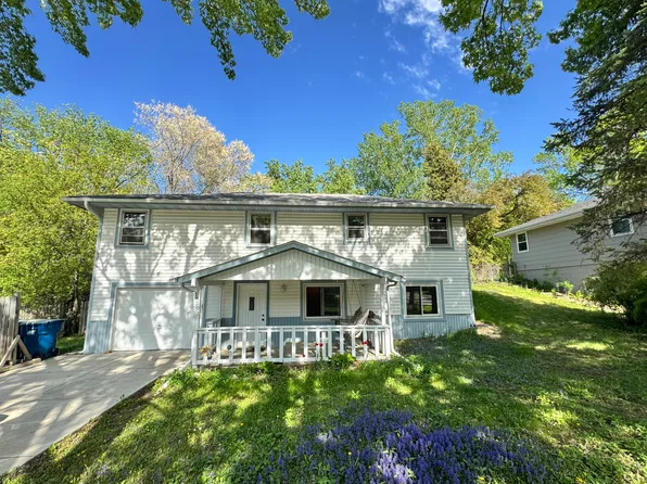 6592 Berkshire Ln N, Maple Grove, MN 55311