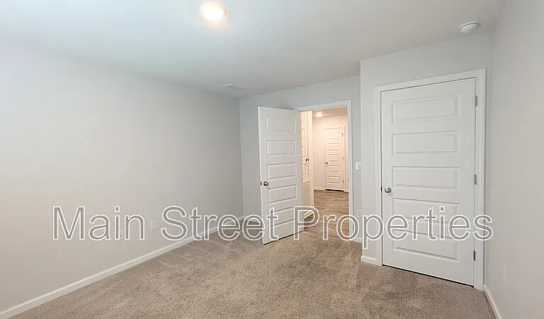 10557 Queens Gate Cir — Photo 14