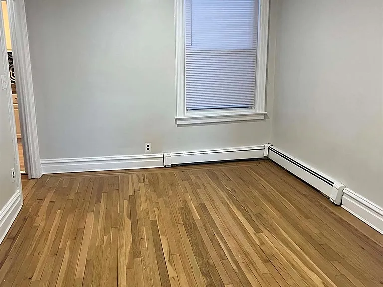 150 Tulip Ave N #2 — Photo 3