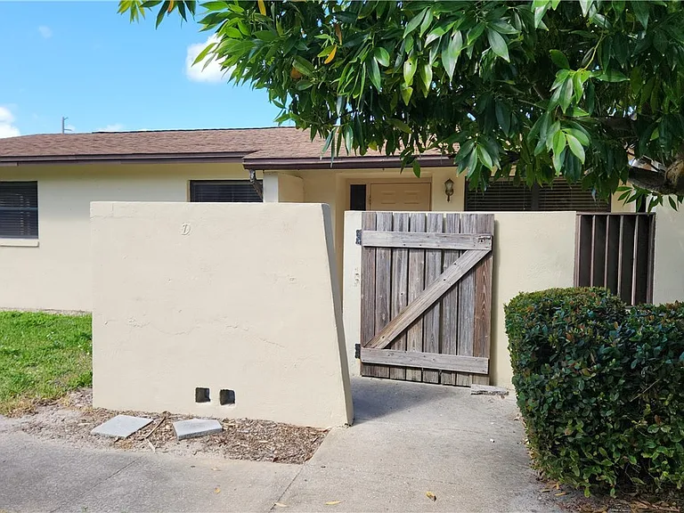 6182 Principia Dr #4 — Photo 4