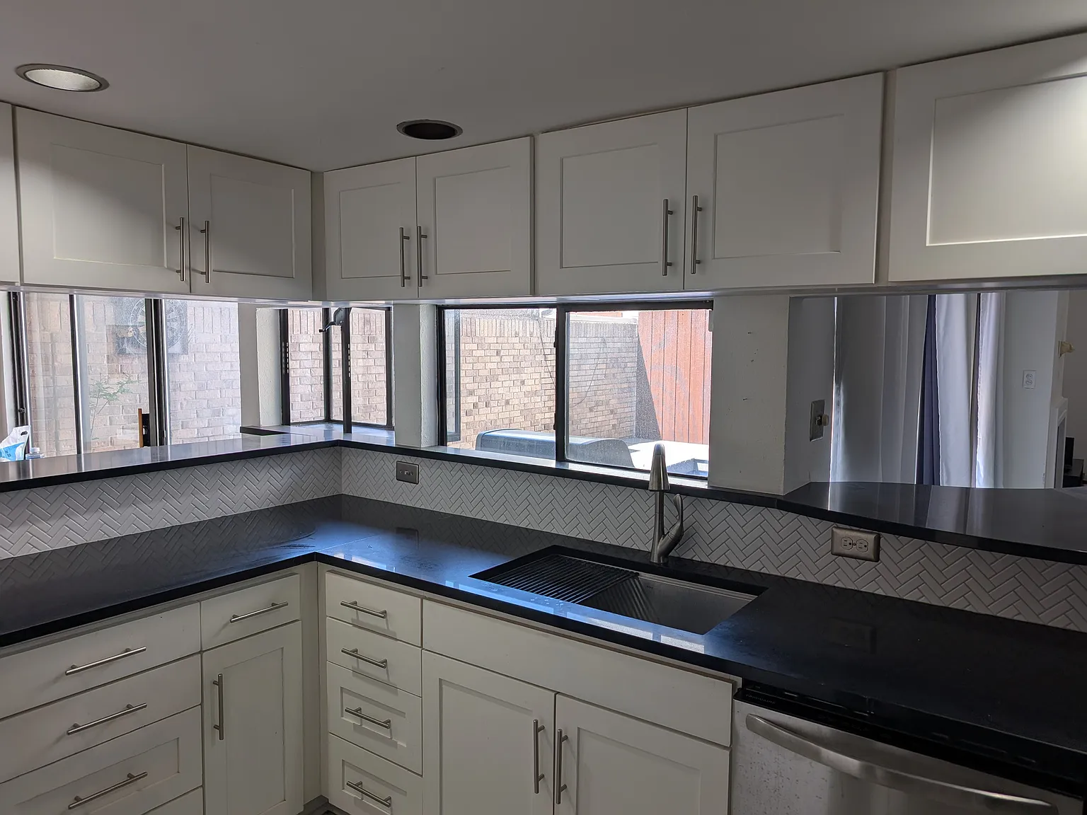 2 bed, 1939 sqft, $3,800 — Photo 4