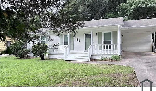 3 bed, 1060 sqft, $1,900 — Photo 2