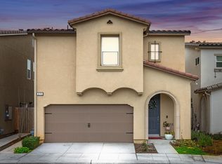 675 N Cattail Ct, Fresno, CA
