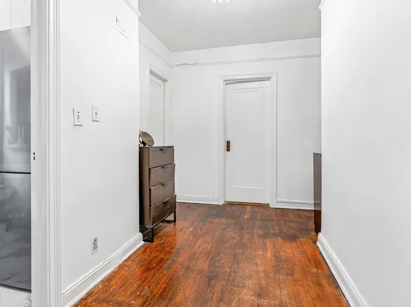 30-83 Crescent Street image 7 of 17