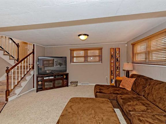 5th image of 4 Apple Blossom Ln