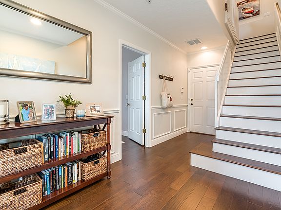 2nd image of 1655 Lakemont Ave #3