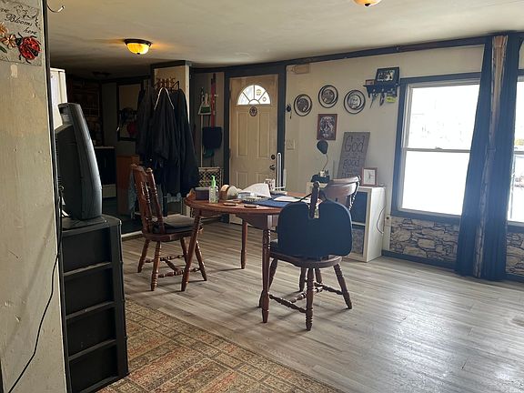 3rd image of 245 Grove Ave