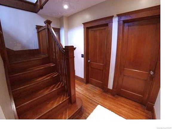 3rd image of 376 Beard Ave