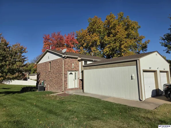 5545-47 S 42nd St #2, Lincoln, NE 68516
