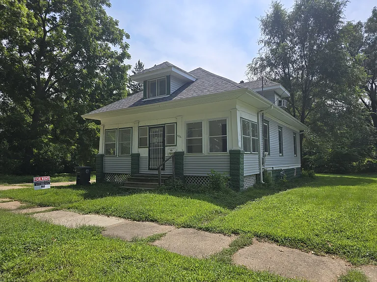 406 Gable St — Photo 1