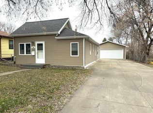 444 21st St NW, Minot, ND 58703