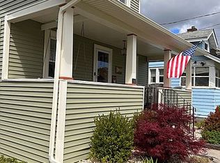 233 Winthrop Rd, Syracuse, NY 13206