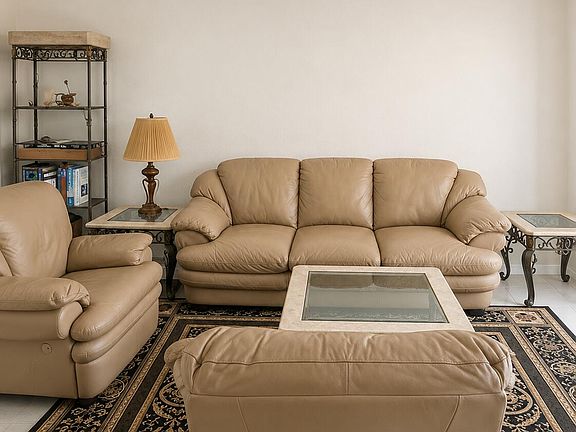 4th image of 7775 YARDLEY Drive #115
