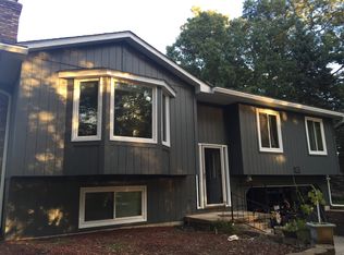 2900 Pallister Dr, Highland, MI