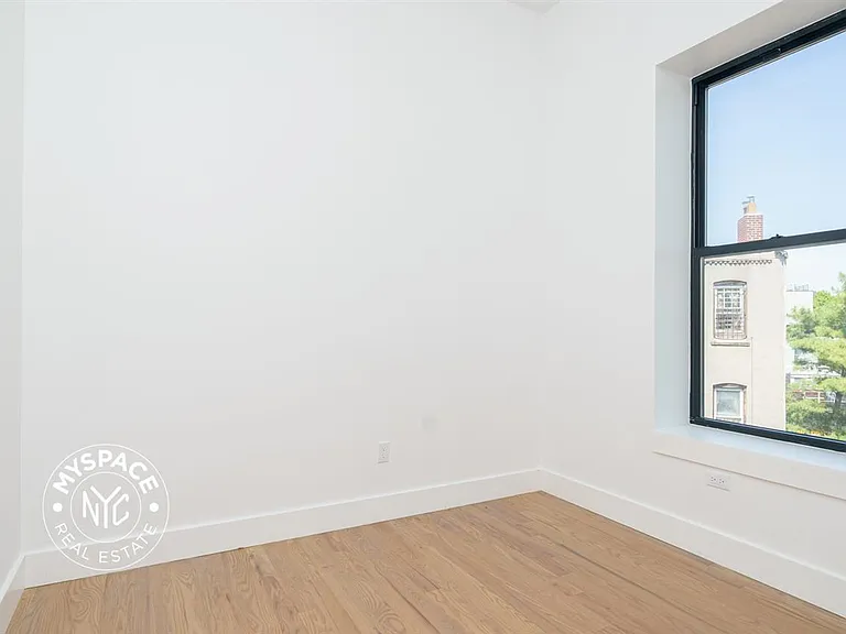 1027 Putnam Ave #4A — Photo 7