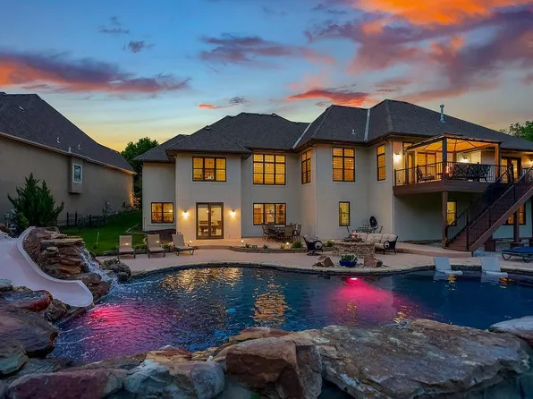16332 Larsen St, Overland Park, KS 66221