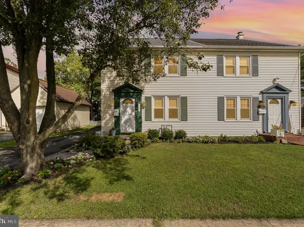129 E Market St, Lititz, PA 17543