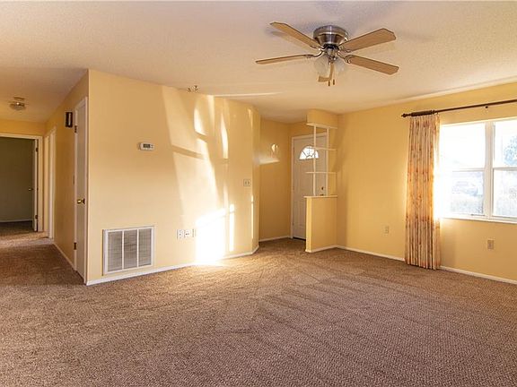 3rd image of 841 Village Lake Dr N