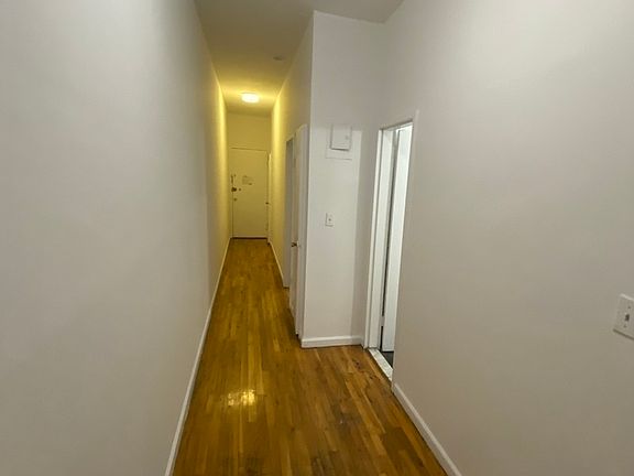 4th image of 450 W 58th St #3EF