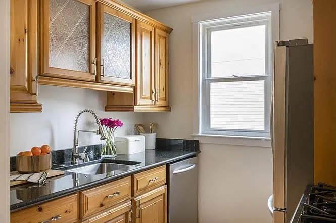 40 Kinnaird St #1 — Photo 3