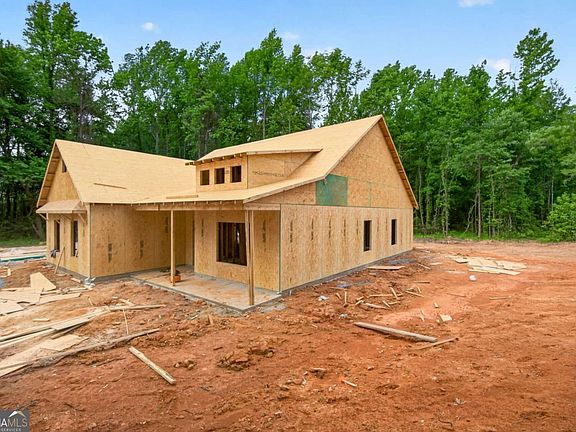 4th image of 391 Relay Rd