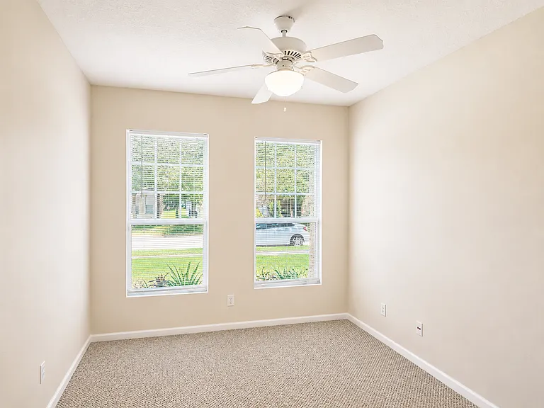 4312 Collinwood Dr — Photo 6