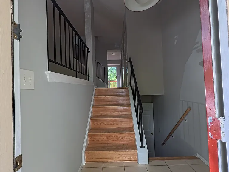 621 Ivy League Ln — Photo 2