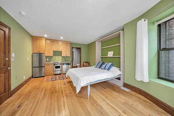 Sold by Compass | media 40