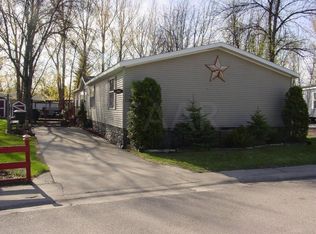 2435 Lawndale Rd, Grand Forks, ND 58201