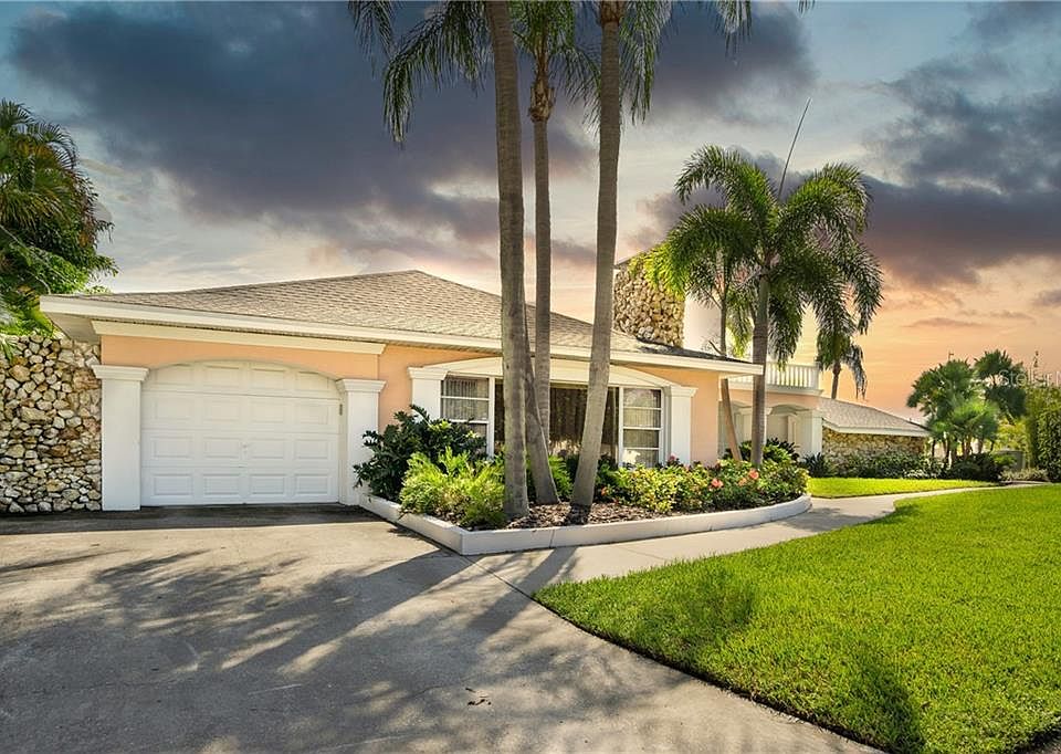 1st image of 3905 Fontainebleau Dr