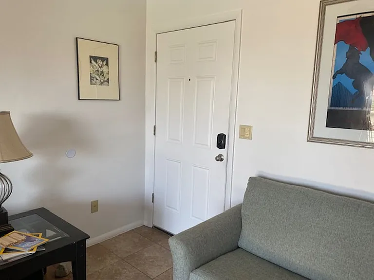 2592 Beverly Glen Dr — Photo 7