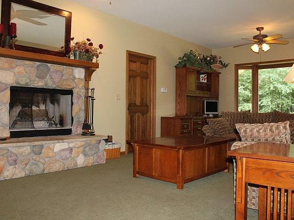 3rd image of N1581 Wooddale Dr