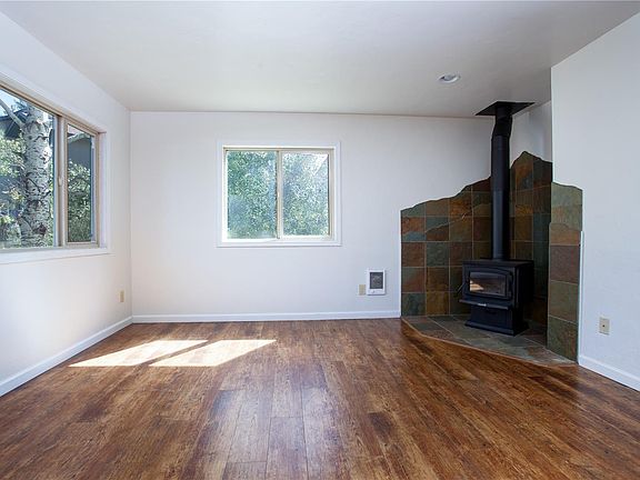 3rd image of 44 Cypress Ct