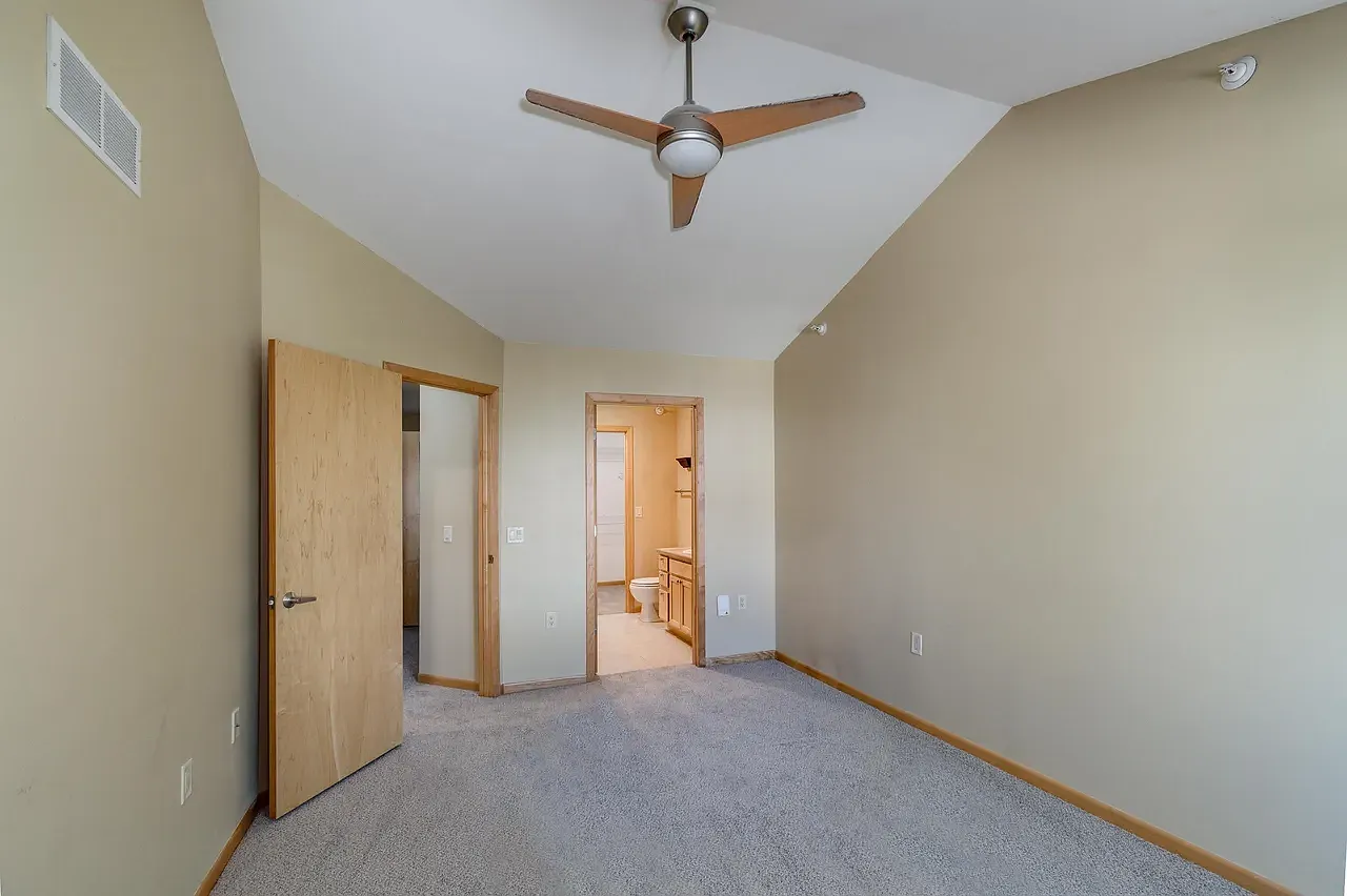 2 bed, 1462 sqft, $2,400 — Photo 1