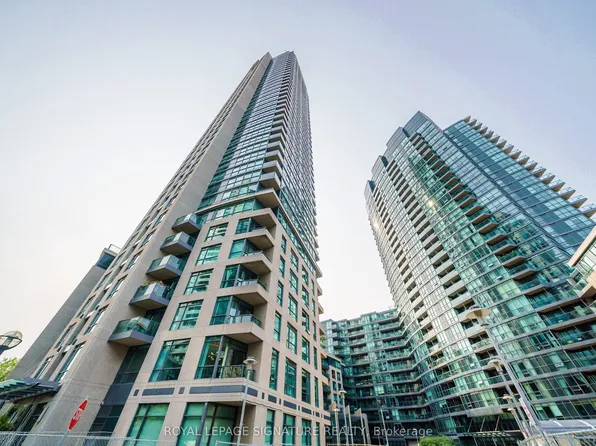 219 Fort York Blvd #617, Toronto, ON M5V 1B1