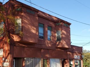 408 E Iroquois St, Freeport, IL 61032