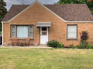 3929 S 55th St, Greenfield, WI 53220