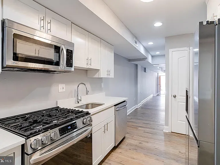 616 S Luzerne Ave — Photo 16